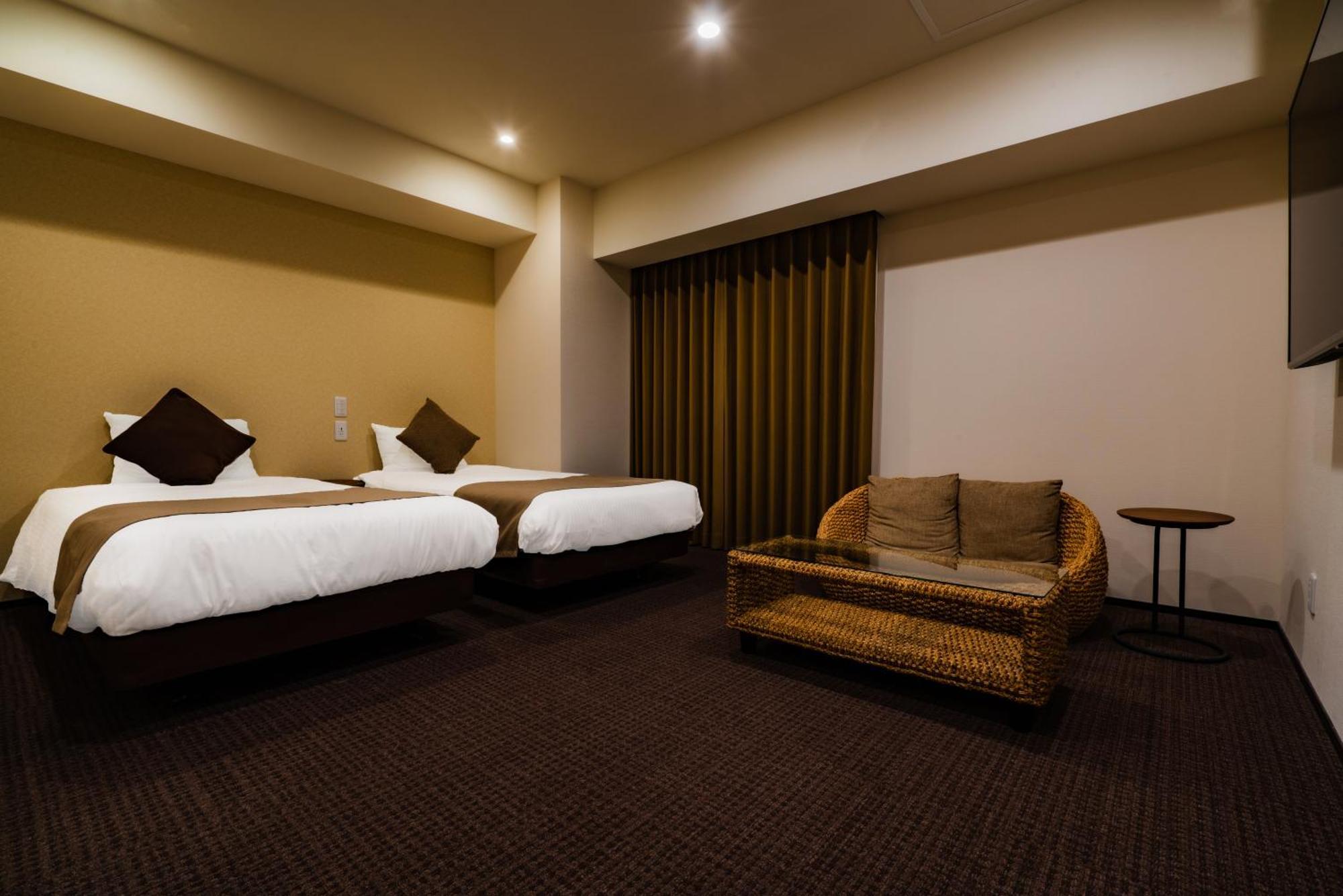 Randor Hotel Sapporo Suites Habitación foto A room at the hotel