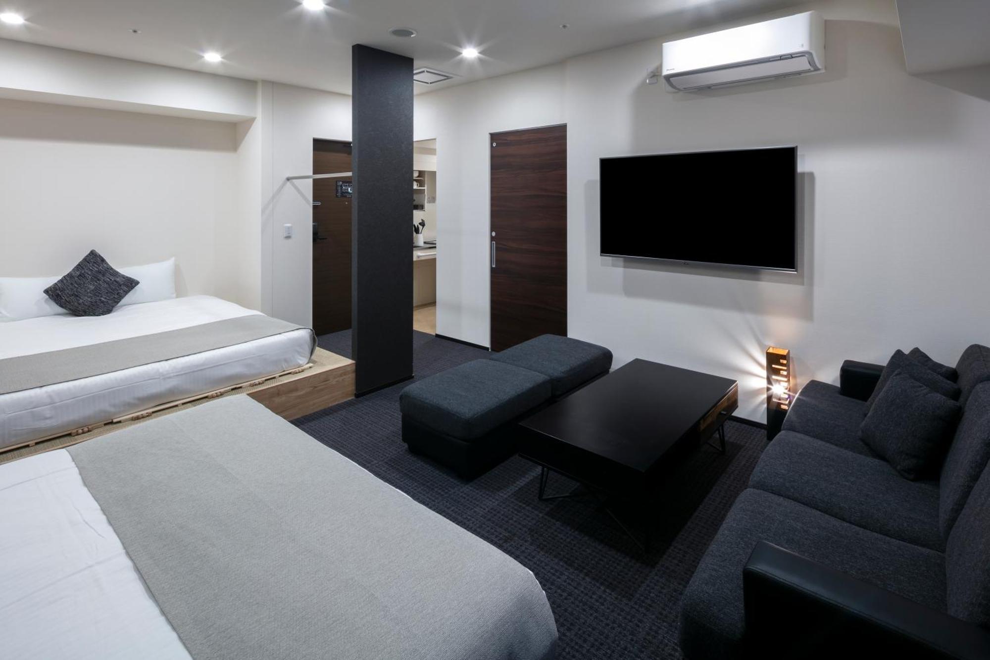 Randor Hotel Sapporo Suites Habitación foto A room at the hotel