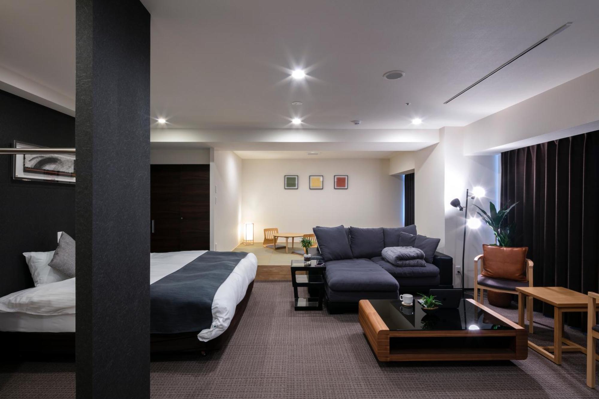 Randor Hotel Sapporo Suites Habitación foto A room at the hotel