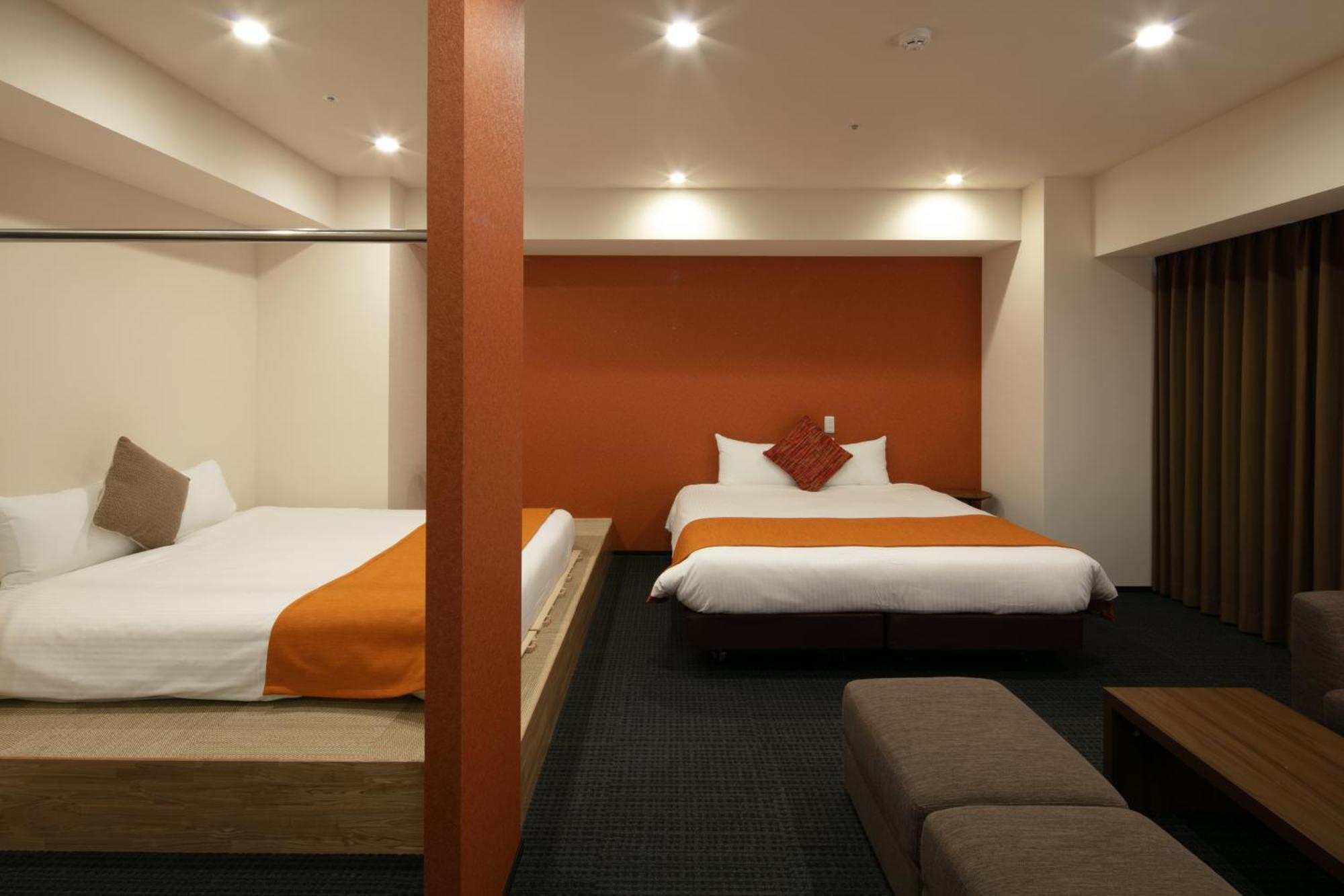 Randor Hotel Sapporo Suites Habitación foto A room at the hotel